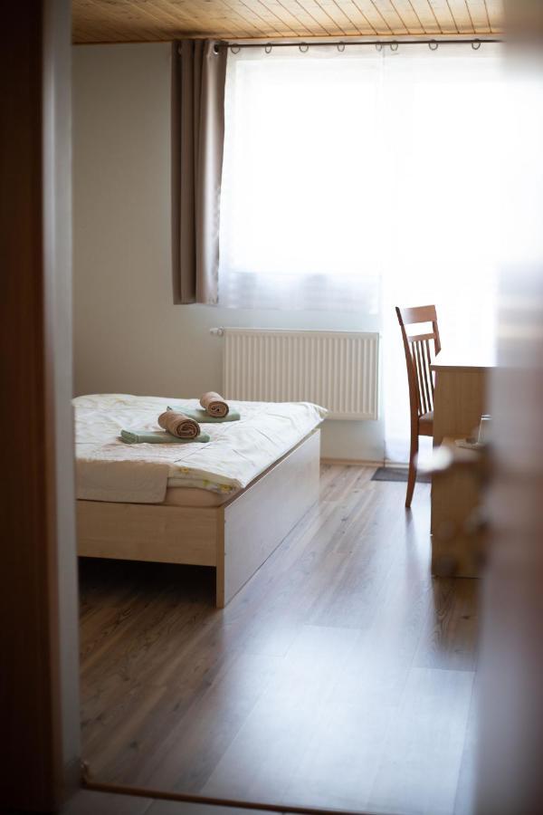Guest House Fleurs Liptovský Mikuláš Buitenkant foto